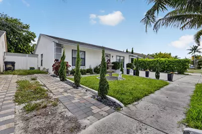 5639 Ithaca Circle E, Lake Worth, FL 33463 - Photo 4