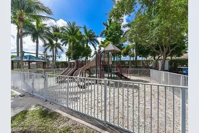 8023 Big Pine Way, Riviera Beach, FL 33407 - Photo 20