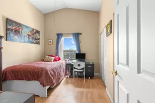 1021 NW 185th Ave, Pembroke Pines, FL 33029 - Photo 30