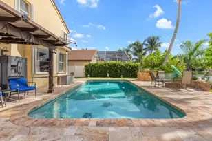 1021 NW 185th Ave, Pembroke Pines, FL 33029 - Photo 36