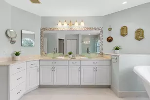 1021 NW 185th Ave, Pembroke Pines, FL 33029 - Photo 22