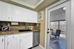 5940 NE 2nd Ave, Oakland Park, FL 33334 - Photo 18