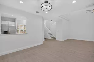 11451 Lakeview Dr, Coral Springs, FL 33071 - Photo 12