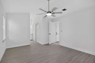 11451 Lakeview Dr, Coral Springs, FL 33071 - Photo 14
