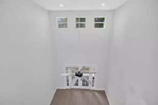 11451 Lakeview Dr, Coral Springs, FL 33071 - Photo 20