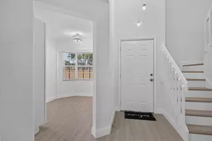 11451 Lakeview Dr, Coral Springs, FL 33071 - Photo 2