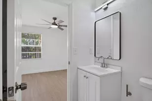 11451 Lakeview Dr, Coral Springs, FL 33071 - Photo 24