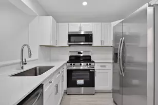 11451 Lakeview Dr, Coral Springs, FL 33071 - Photo 8