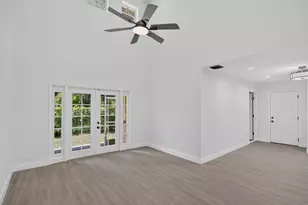 11451 Lakeview Dr, Coral Springs, FL 33071 - Photo 10