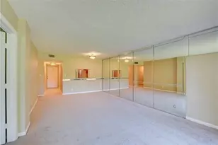 8735 Ramblewood Dr, Coral Springs, FL 33071 - Photo 6