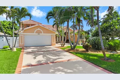 2001 Cypress Avenue, Fort Pierce, FL 34949 - Photo 2