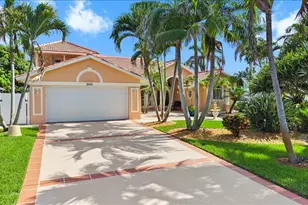 2001 Cypress Ave, Fort Pierce, FL 34949 - Photo 2