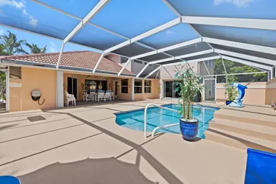 2001 Cypress Avenue, Fort Pierce, FL 34949 - Photo 1