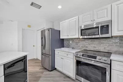 223 NW 36th Avenue, Deerfield Beach, FL 33442 - Photo 10