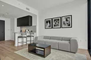 20 NE 11th St, Miami, FL 33132 - Photo 12
