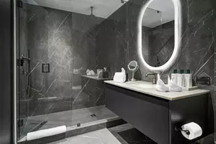 20 NE 11th St, Miami, FL 33132 - Photo 18