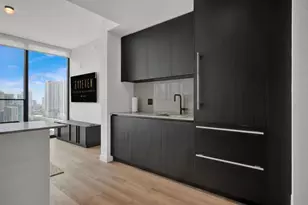20 NE 11th St, Miami, FL 33132 - Photo 6