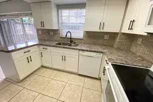 12366 SW 51st Pl, Cooper City, FL 33328 - Photo 6