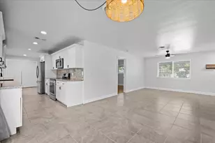 3130 Capri Rd, Palm Beach Gardens, FL 33410 - Photo 6