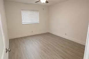 130 NW 57th St, Oakland Park, FL 33309 - Photo 10