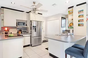 2156 NE 27th Dr, Wilton Manors, FL 33306 - Photo 8