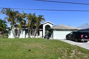 3071 SE Galt Cir, Port Saint Lucie, FL 34984 - Photo 1