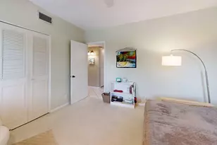 250 NE 20th St, Boca Raton, FL 33431 - Photo 16