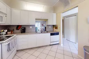 250 NE 20th St, Boca Raton, FL 33431 - Photo 2