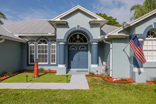 8173 SE Carlton St, Hobe Sound, FL 33455 - Photo 2