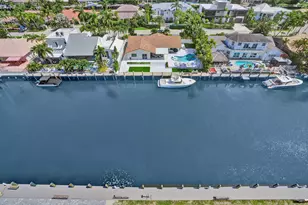 2881 NE 33rd Ct, Fort Lauderdale, FL 33306 - Photo 2