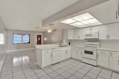 7010-7012 NW 78th Avenue, Tamarac, FL 33321 - Photo 10