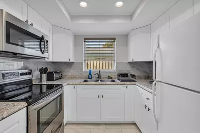 441 SE 1st Avenue #2, Pompano Beach, FL 33060 - Photo 2