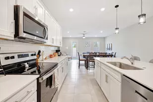 1807 SE Ocean Cove Way, Stuart, FL 34996 - Photo 8