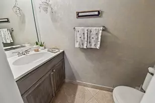 2130 NE 9th Ave, Wilton Manors, FL 33305 - Photo 18