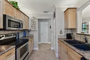 2130 NE 9th Ave, Wilton Manors, FL 33305 - Photo 16