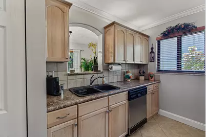 2130 NE 9th Avenue, Wilton Manors, FL 33305 - Photo 14