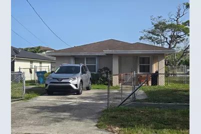 140 NE 8th Avenue, Boynton Beach, FL 33435 - Photo 1
