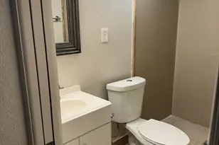9033 NW 174th St, Hialeah, FL 33018 - Photo 6