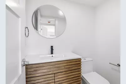 1023 Guildford #B, Boca Raton, FL 33434 - Photo 12