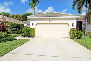 10201 Lexington Lakes Blvd N, Boynton Beach, FL 33436 - Photo 2