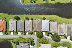 562 NW Lambrusco Dr, Port Saint Lucie, FL 34986 - Photo 42