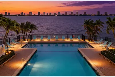 1030 Lake Shore Drive, West Palm Beach, FL 33403 - Photo 2