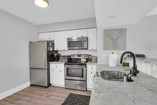 1030 Lake Shore Dr, West Palm Beach, FL 33403 - Photo 6