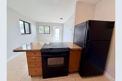 1023 NW 1st Avenue #Apt.4, Fort Lauderdale, FL 33311 - Photo 6