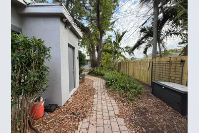 1023 NW 1st Avenue #Apt.4, Fort Lauderdale, FL 33311 - Photo 16