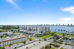 220 Lake Shore Dr, Lake Park, FL 33403 - Photo 28