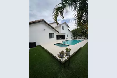 349 Seneca Lane, Boca Raton, FL 33487 - Photo 2