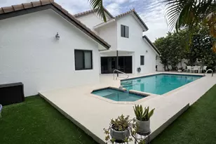 349 Seneca Ln, Boca Raton, FL 33487 - Photo 2
