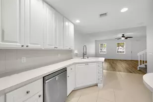 2889 E Community Dr, Jupiter, FL 33458 - Photo 14