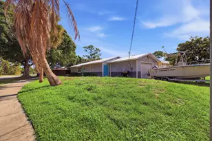 623 SW 35th St, Palm City, FL 34990 - Photo 16